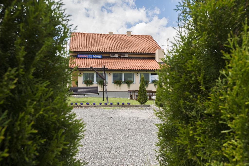 Rooms Velo Korenica Exterior photo